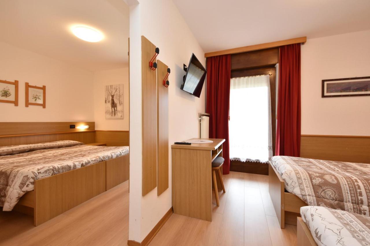Albergo Venezia Passo Rolle Exterior foto